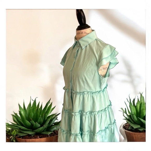 Vintage Sundress. Button down. Flutter sleeve. Ruffled tiers. Super light. - Picture 6 of 16